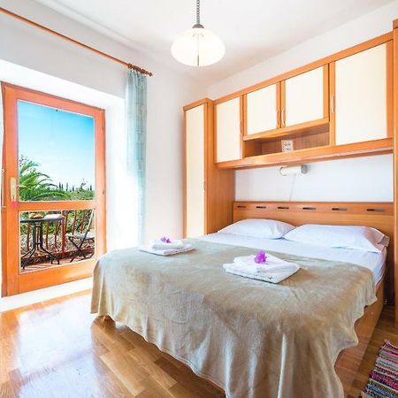 Apartment A&T Countryside Чилипи Экстерьер фото